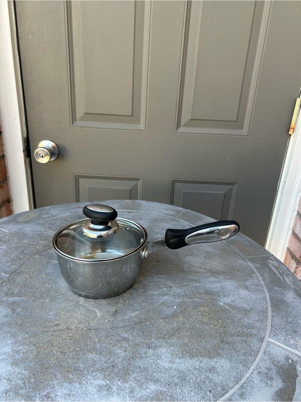 Oneida Stainless Steel Saucepan with Glass Lid and Black Handle